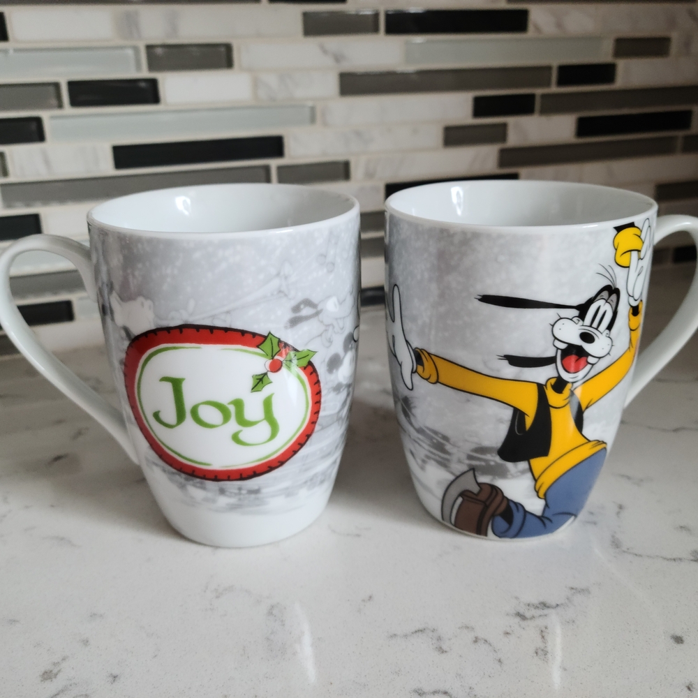 Disney Goofy Holiday Mug Set - White and Gray